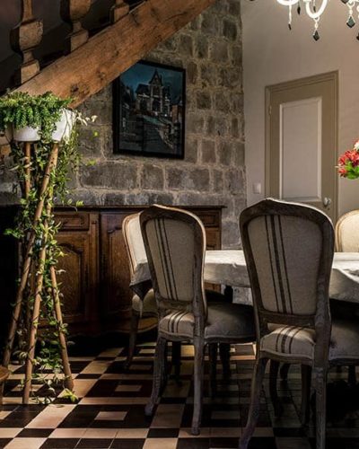 Pflanzenständer mit Übertöpfen