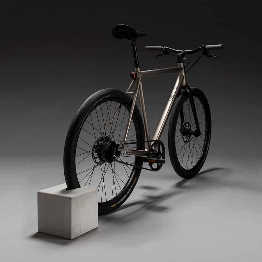 Fahrradständer aus Beton BIKEBLOCK Design in Wohnung oder